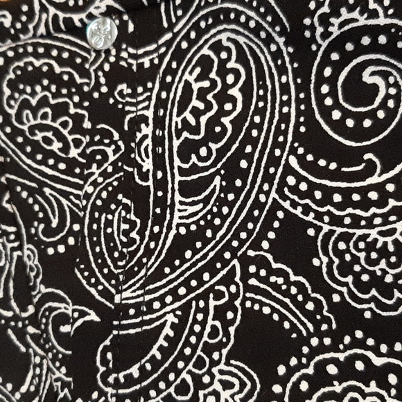 Paisley patterned bermuda shorts - Picture 2 of 3